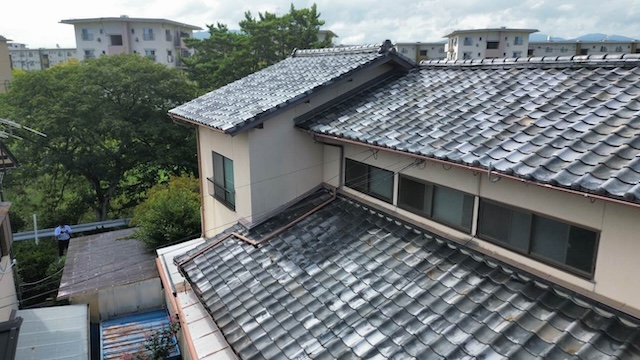 瓦屋根住宅　経年劣化　雨漏り