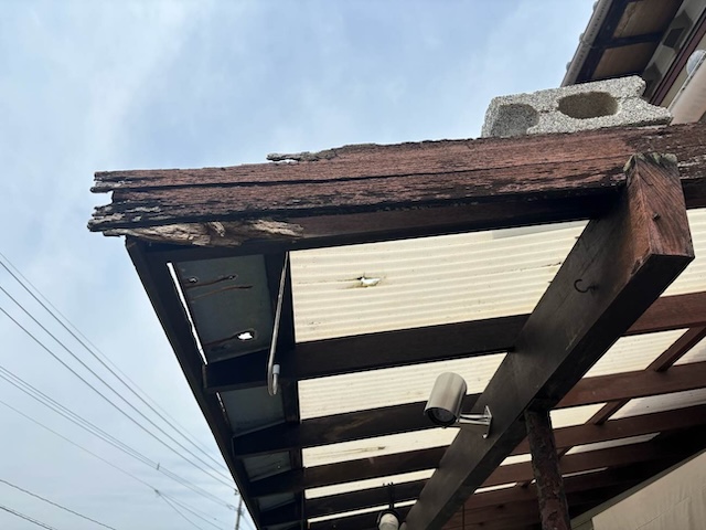 テラス屋根　木部　腐食