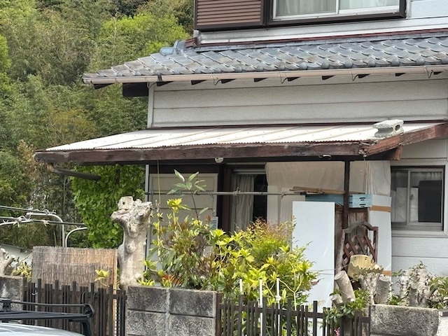 テラス屋根　波板　劣化　