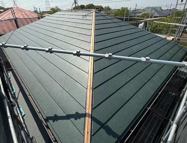 屋根カバー工法 スーパーガルテクト 施工 住みたかルーフ