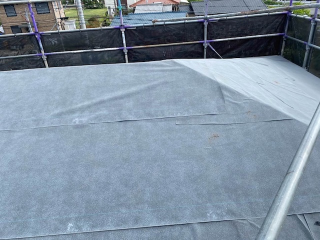 屋根葺き替え工事 防水シート敷設