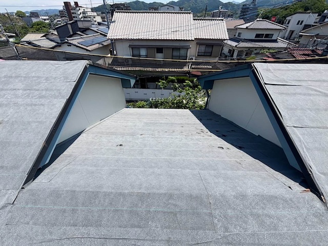 屋根カバー工法　防水シート敷設　住みたかルーフ