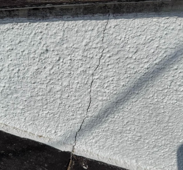 外壁　ひび割れ　クラック