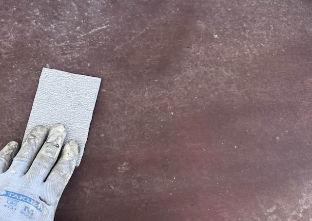 塗装工事　庇　ケレン作業