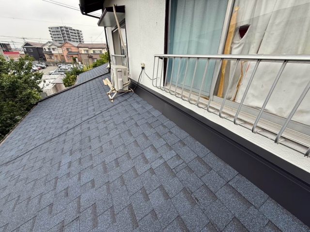 屋根葺き替え工事　水切り板金施工　