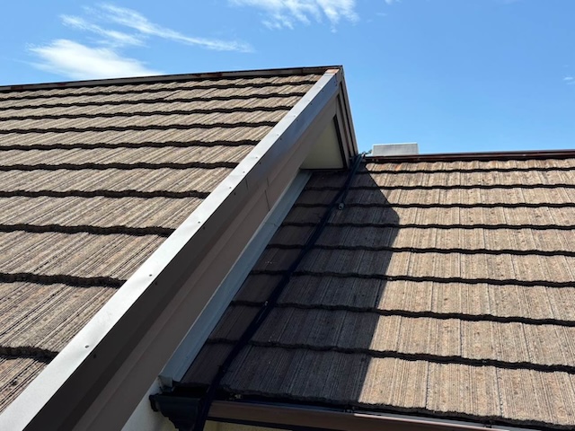 ケラバ板金補修工事　施工完了　住みたかルーフ