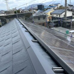 糟屋郡宇美町｜アスベスト含有屋根を「ルーガ鉄平」でカバー！太陽光パネルの脱着を伴うトータルリフォーム