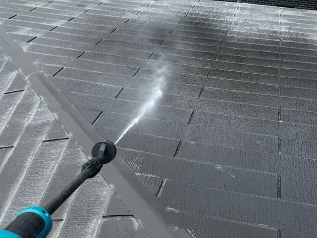 屋根カバー工法　高圧洗浄